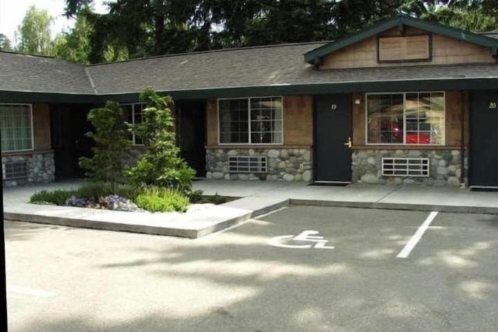 Poulsbo Inn & Suites