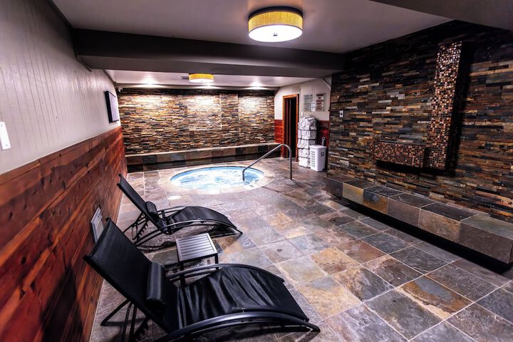 The Mammoth Creek Inn