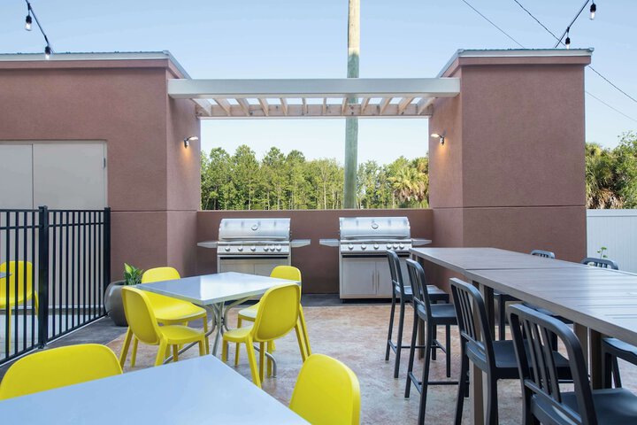 Terrace/Patio 38 of 39