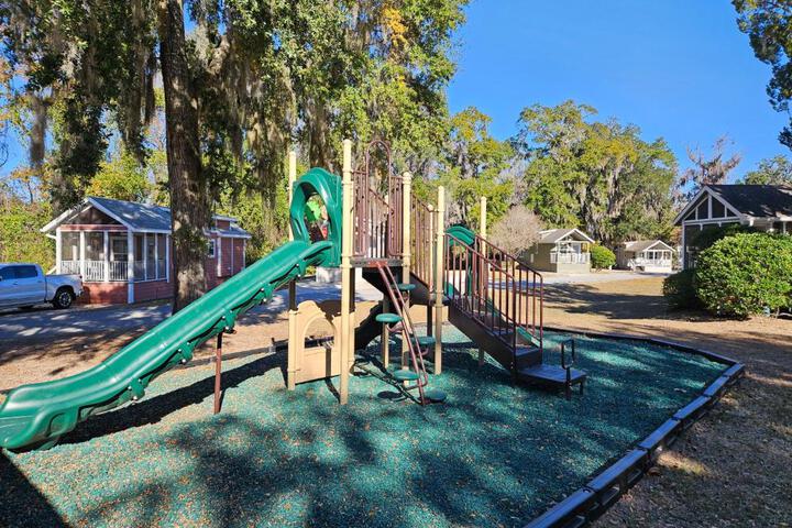 Live Oak Landing