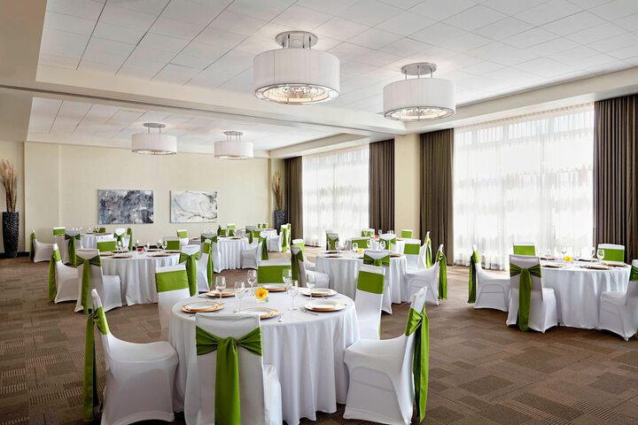 Four Points by Sheraton Kelowna Airport