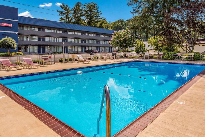 Pool 6 of 27