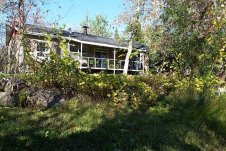 B & B Rocky Waters