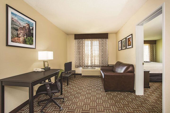 Room 29 of 38