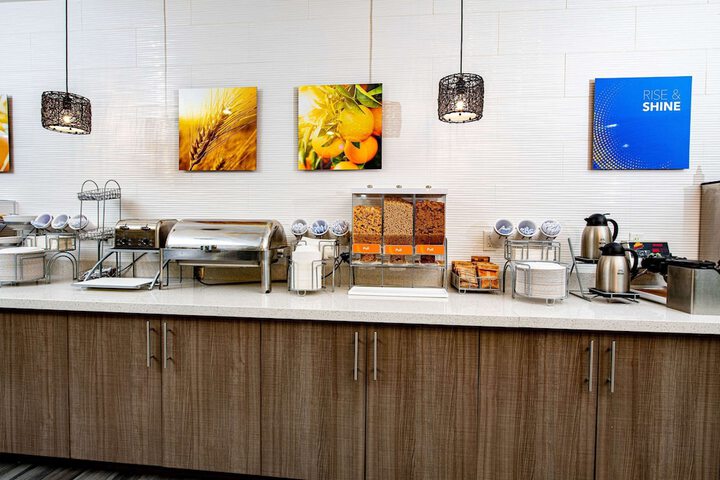 Breakfast/Coffee Service 31 of 34