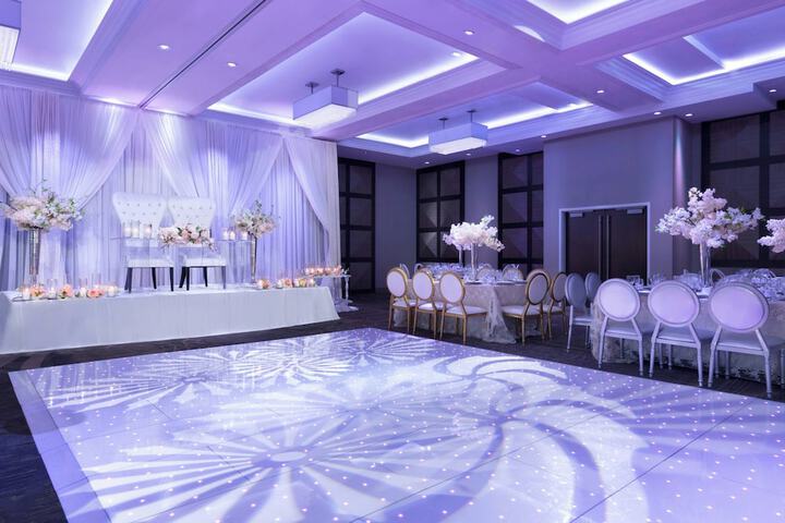 Ballroom/Hall 43 of 45