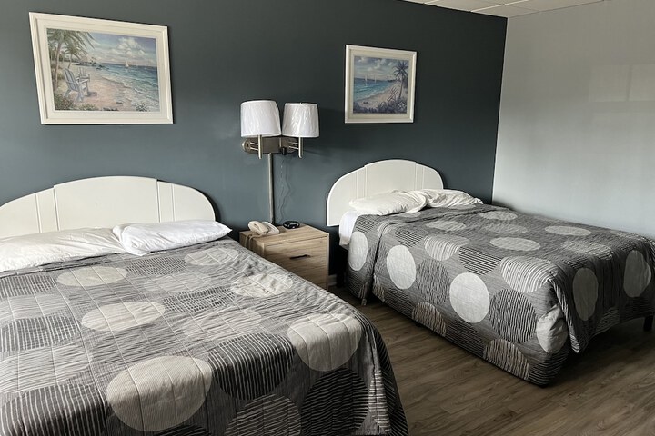 Room 7 of 8