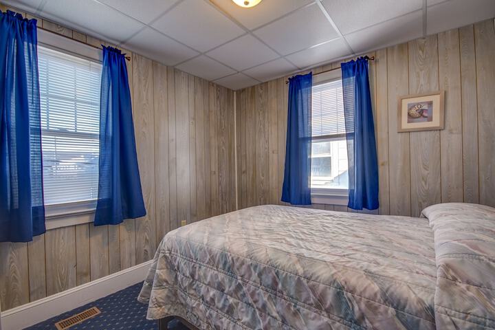 Room 112 of 167