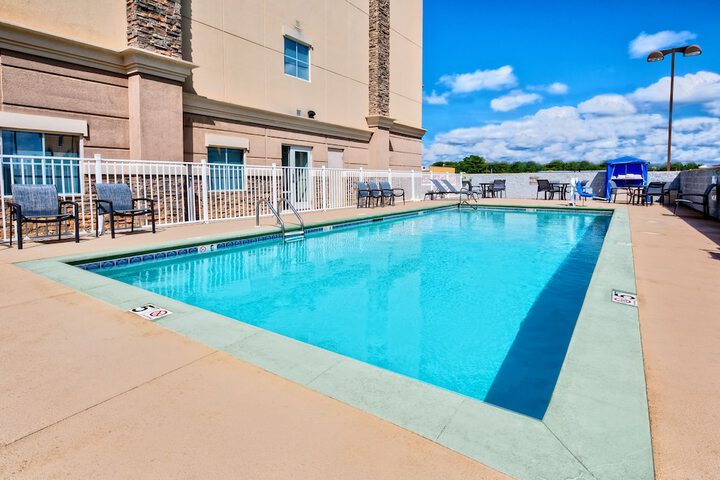 Holiday Inn Express Hotel & Suites Cookeville by IHG