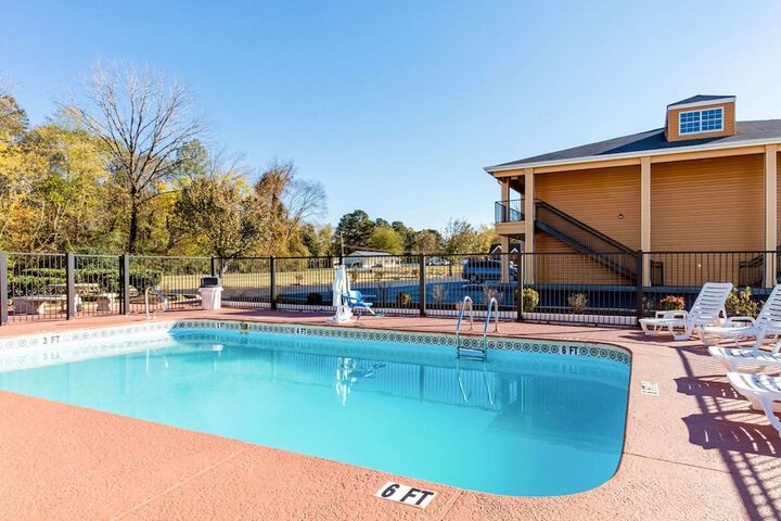 Pool 4 of 30