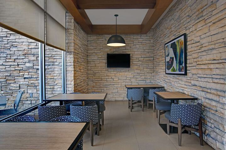 Hyatt Place Jackson / Ridgeland