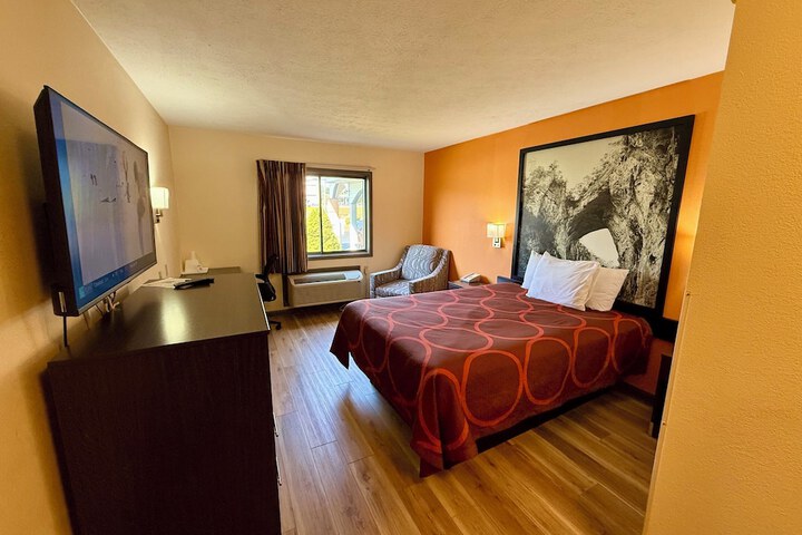 Super 8 by Wyndham Hillsville