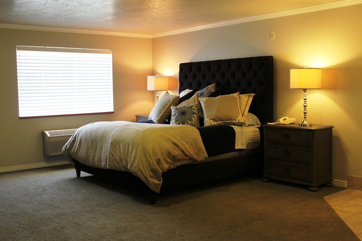 Room 11 of 36
