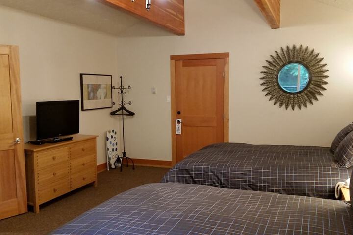 Room 12 of 37