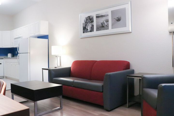 Room 16 of 40