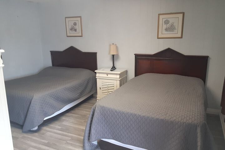 Room 6 of 11