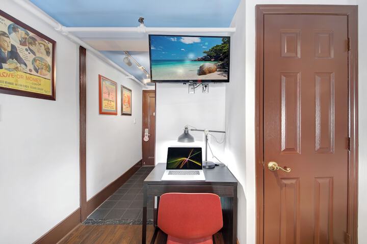 Room 90 of 99