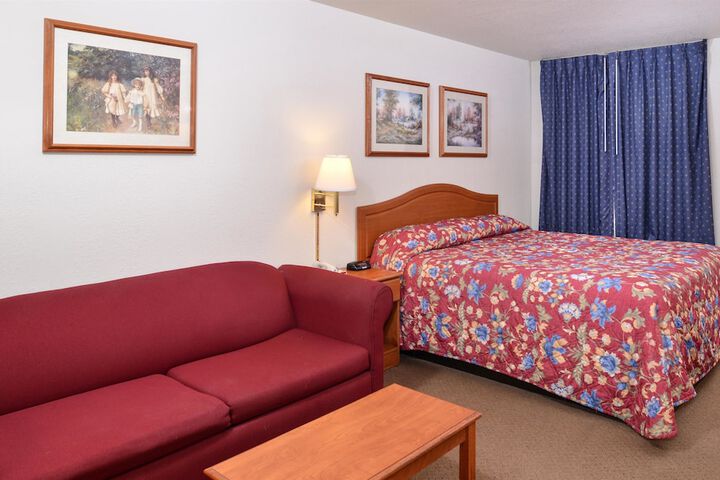Room 17 of 34