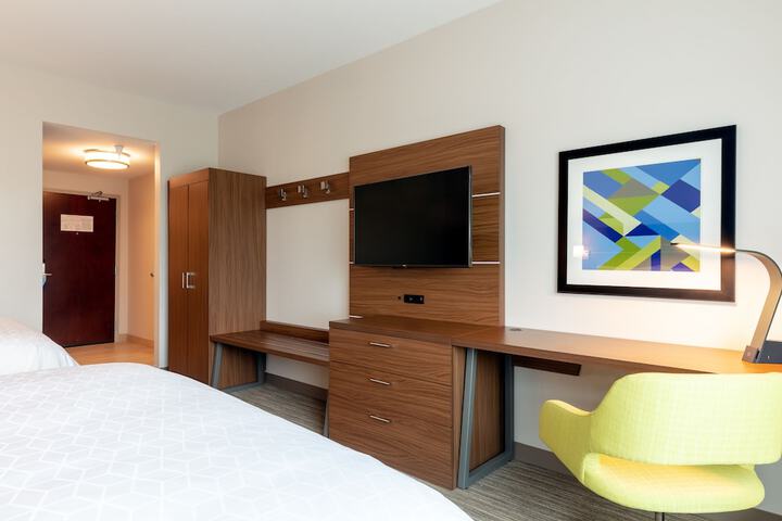 Holiday Inn Express Calhoun South by IHG