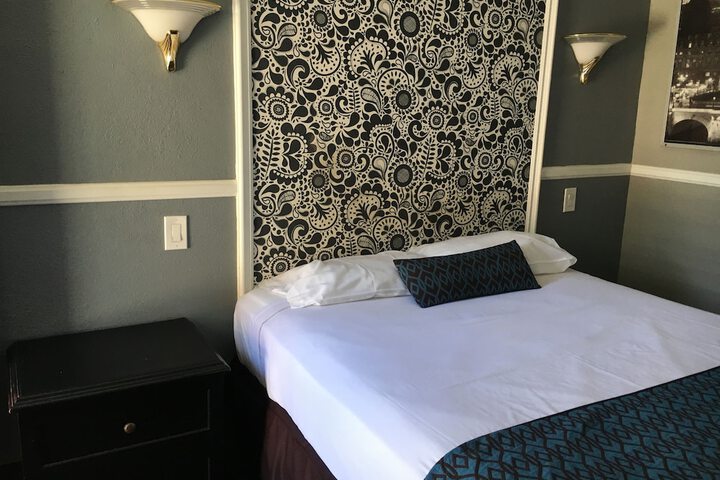 Room 19 of 24