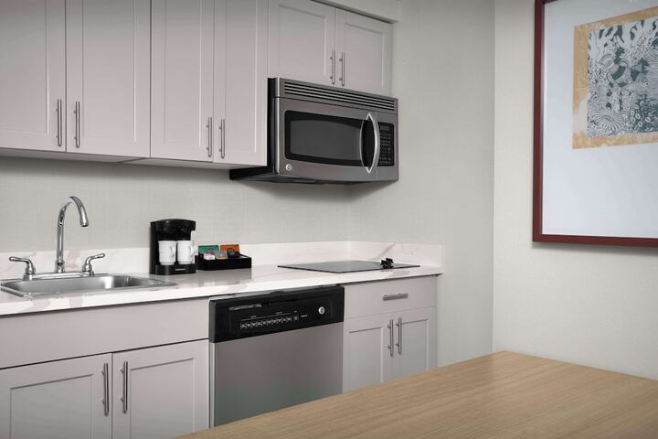 Homewood Suites by Hilton Jacksonville Downtown-Southbank