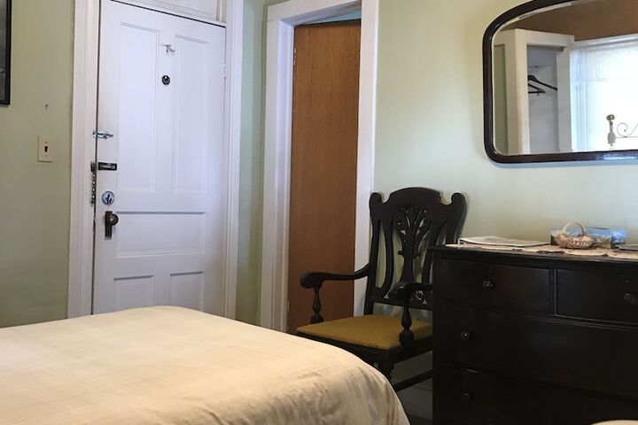 Room 32 of 62