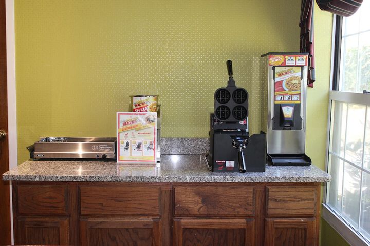 Breakfast/Coffee Service 33 of 36