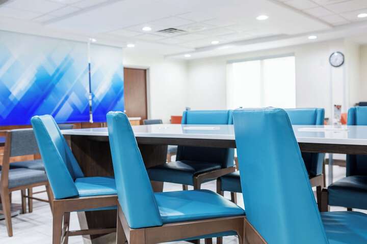Holiday Inn Express Hotel & Suites Memphis / Germantown by IHG