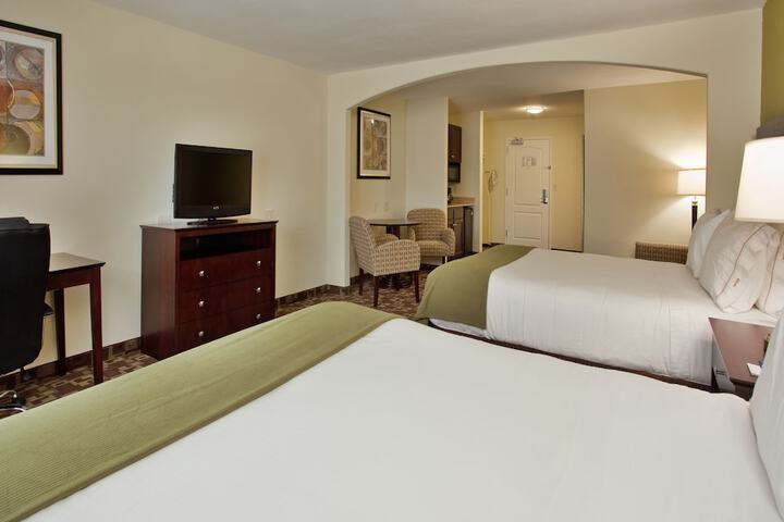 Room 15 of 48