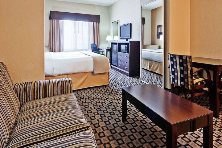 Holiday Inn Express Hotel & Suites Clovis by IHG