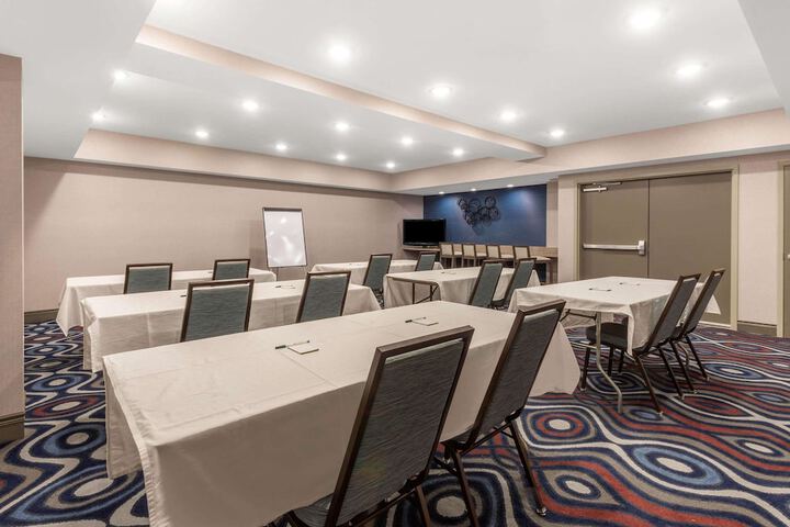 La Quinta Inn & Suites by Wyndham Aberdeen-APG