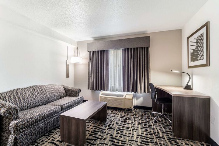 Room 21 of 40
