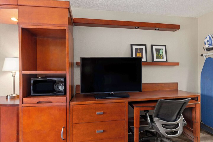 Room 17 of 26