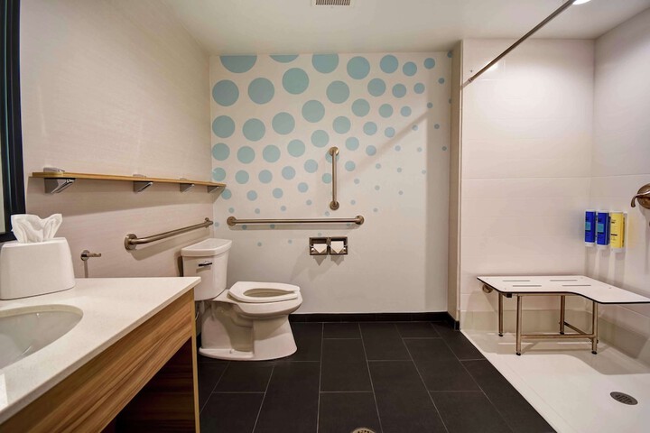 Room 14 of 40