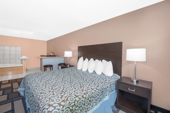 Room 5 of 27