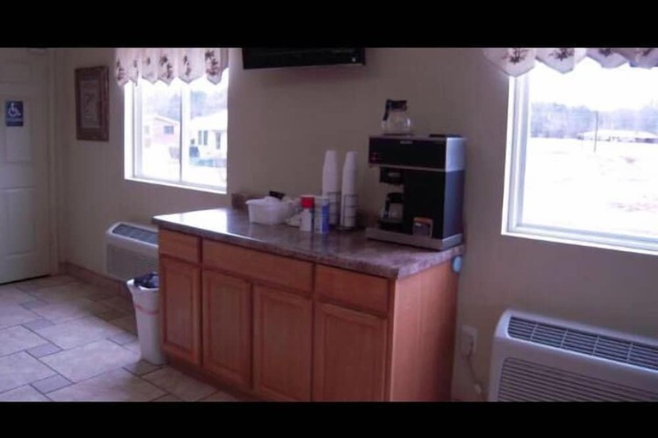 Breakfast/Coffee Service 21 of 24