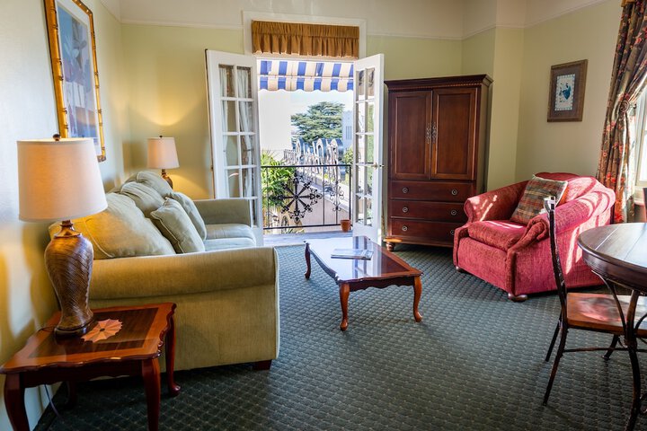The Hotel Paisano