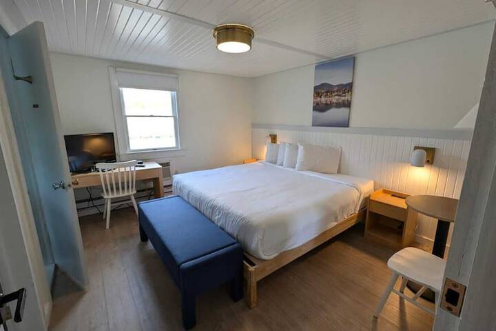 Room 3 of 7