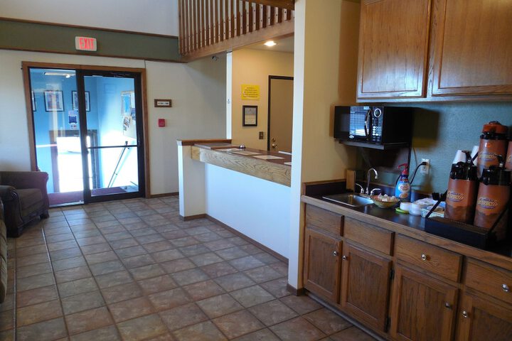 Super 8 by Wyndham Buffalo