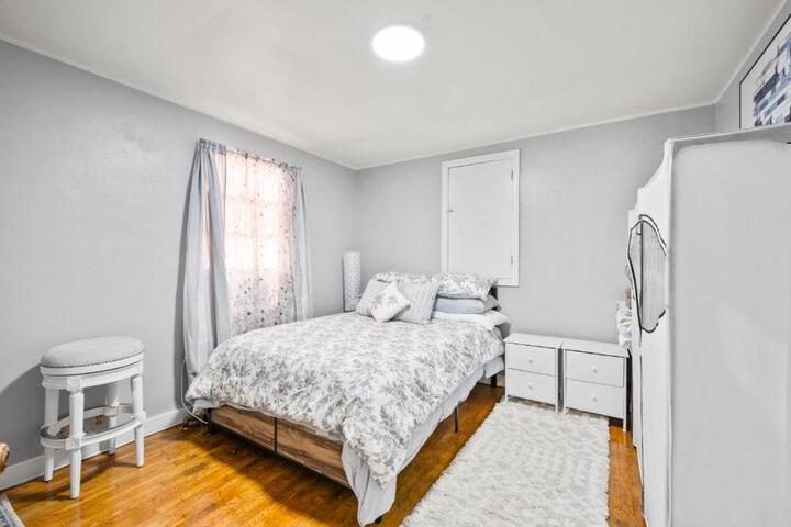 Large apartment with multiple sleeping options