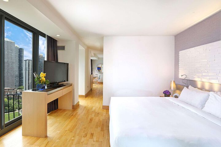 Room 53 of 111