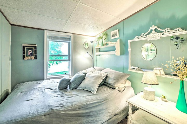 Riverfront Home w / Dock 6 Mi to Cheboygan!