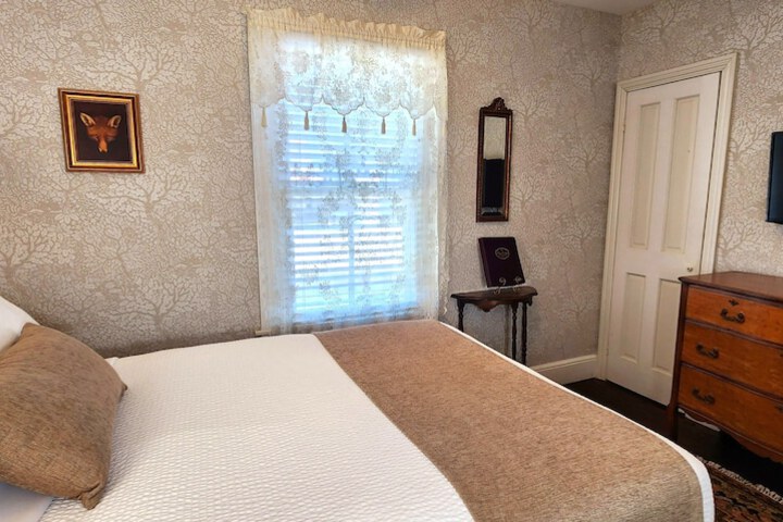 Room 37 of 50