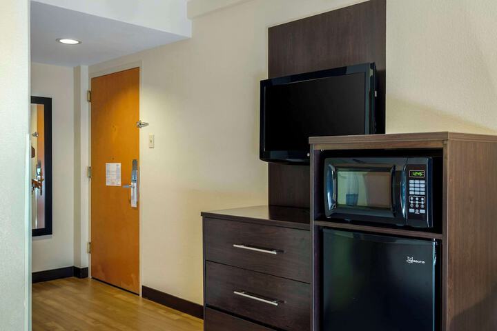 Room 19 of 39