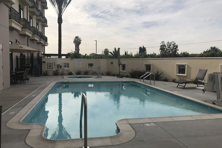 Pool 18 of 75