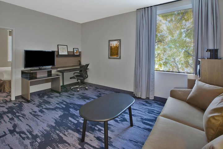 Room 10 of 25