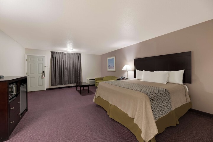 Room 17 of 30