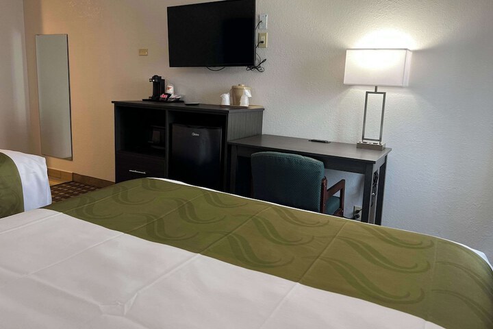 Room 2 of 44