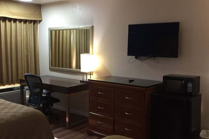 Room 9 of 40