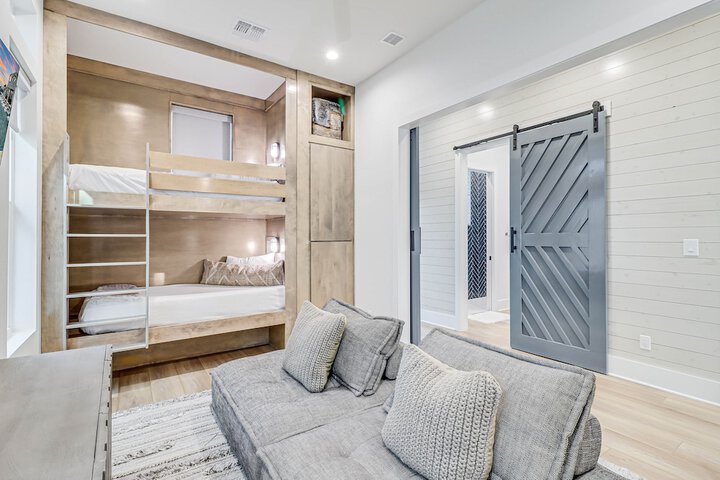 Room 45 of 72